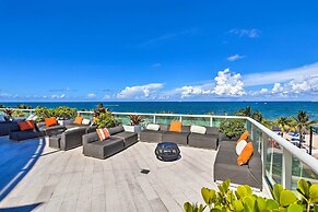 Stunning Fort Lauderdale Resort Condo w/ Pool