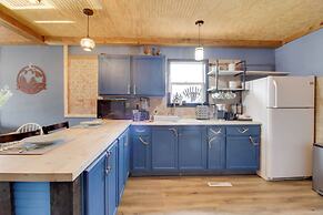 Quaint Ironton Getaway w/ Fire Pit, Gas Grill!