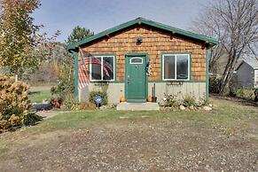 Quaint Ironton Getaway w/ Fire Pit, Gas Grill!