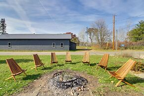 Quaint Ironton Getaway w/ Fire Pit, Gas Grill!