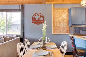 Quaint Ironton Getaway w/ Fire Pit, Gas Grill!