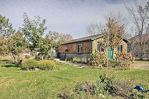 Quaint Ironton Getaway w/ Fire Pit, Gas Grill!