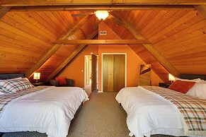 Spacious Groveland Cabin w/ Wraparound Deck!