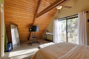 Spacious Groveland Cabin w/ Wraparound Deck!