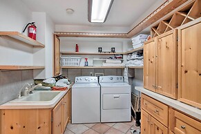 Buena Vista Oasis w/ Mtn Views, 3 Mi to Dtwn!