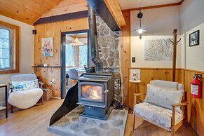 Leavenworth Cabin w/ Private Hot Tub!