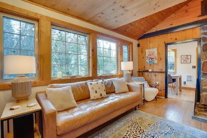 Leavenworth Cabin w/ Private Hot Tub!