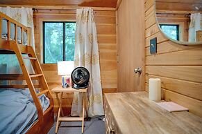 Leavenworth Cabin w/ Private Hot Tub!