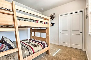 Balcony & Grill: Mtn-view Retreat in Granby!