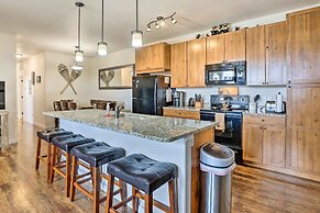 Balcony & Grill: Mtn-view Retreat in Granby!