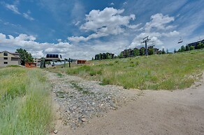 Ski-in/ski-out Granby Ranch Condo w/ Mountain View