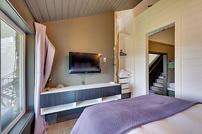 Ski-in/ski-out Granby Ranch Condo w/ Mountain View