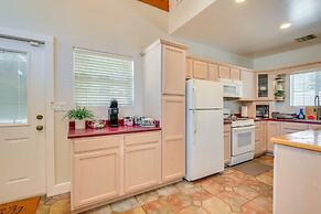 Luxe Pasadena Casita w/ Fireplace & Grill