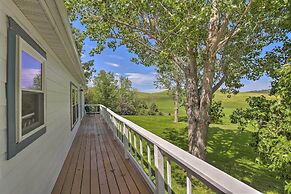 Hermosa Home w/ Deck: 2 Mi to Custer State Park!