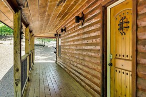 Pet-friendly Broken Bow Cabin w/ Fire Pit!