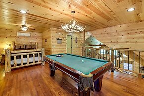 Pet-friendly Broken Bow Cabin w/ Fire Pit!