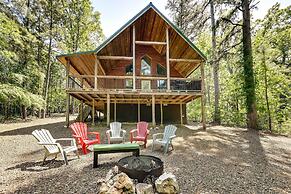 Pet-friendly Broken Bow Cabin w/ Fire Pit!