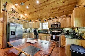 Pet-friendly Broken Bow Cabin w/ Fire Pit!