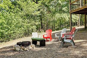 Pet-friendly Broken Bow Cabin w/ Fire Pit!