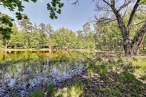 Pet-friendly Broken Bow Cabin w/ Fire Pit!