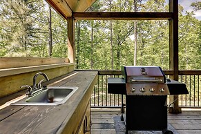 Pet-friendly Broken Bow Cabin w/ Fire Pit!