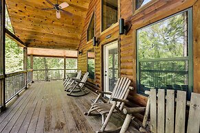 Pet-friendly Broken Bow Cabin w/ Fire Pit!