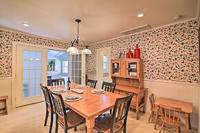 Grand Fredericksburg Retreat - Walk to Main St!