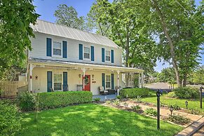 Grand Fredericksburg Retreat - Walk to Main St!