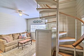 Grand Fredericksburg Retreat - Walk to Main St!