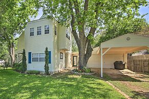 Grand Fredericksburg Retreat - Walk to Main St!