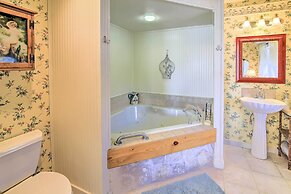 Grand Fredericksburg Retreat - Walk to Main St!