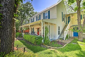 Grand Fredericksburg Retreat - Walk to Main St!