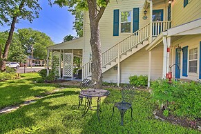 Grand Fredericksburg Retreat - Walk to Main St!