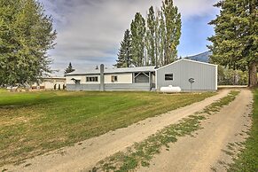 Woodsy Riverfront Retreat in Trout Creek Montana!