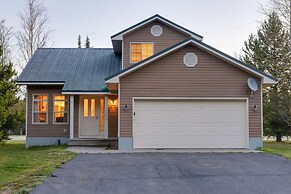 Quiet Island Park Family Home Near Yellowstone!