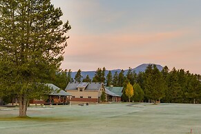 Quiet Island Park Family Home Near Yellowstone!
