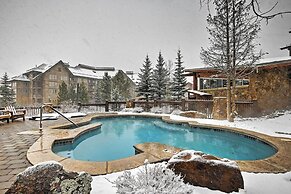 Walk to Copper Mountain: Center Village Condo!