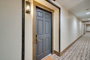 Walk to Copper Mountain: Center Village Condo!