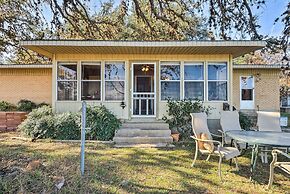 Tow Retreat on Lake Buchanan w/ Dock & Kayaks!