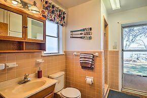 Tow Retreat on Lake Buchanan w/ Dock & Kayaks!