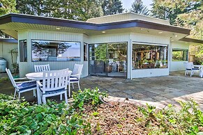 Enchanting Coos Bay Sanctuary w/ Lush Views!