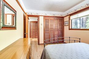 Enchanting Coos Bay Sanctuary w/ Lush Views!