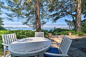 Enchanting Coos Bay Sanctuary w/ Lush Views!