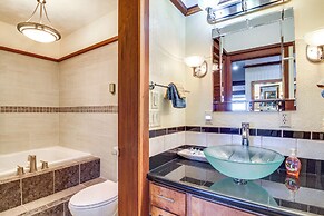 Enchanting Coos Bay Sanctuary w/ Lush Views!