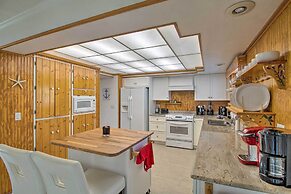 Pet-friendly Sebastian Home on Lake; Golf Nearby