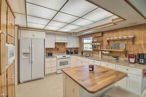 Pet-friendly Sebastian Home on Lake; Golf Nearby