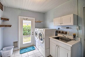 Pet-friendly Sebastian Home on Lake; Golf Nearby