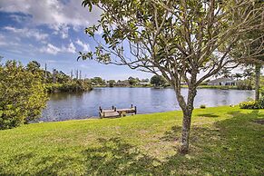 Pet-friendly Sebastian Home on Lake; Golf Nearby