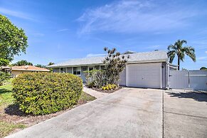 Pet-friendly Sebastian Home on Lake; Golf Nearby