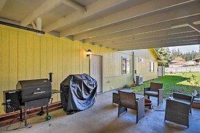 Coastal Retreat Near Redwoods & 2 Miles to Beach!